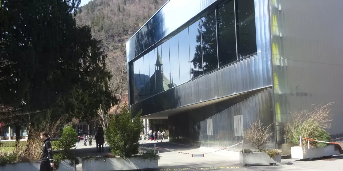 Blick auf das Kongressgebäude in Interlaken