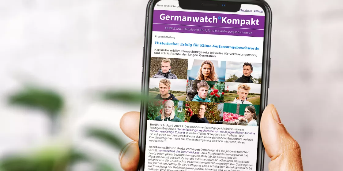 Der Newsletter von Germanwatch auf einem Smartphone