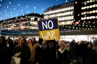 Menschen auf einer Demonstration in Stockholm