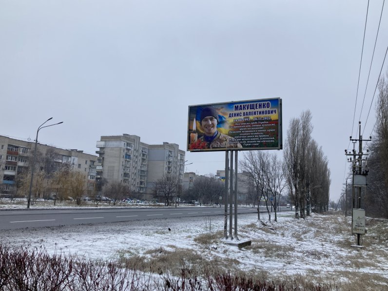 Blick auf die Schnellstraße, die Dnipro mit Donezk verbindet