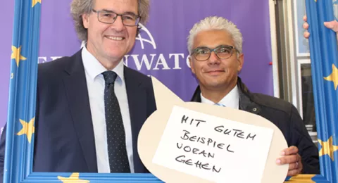 Ashok-Alexander Sridharan (OB Bonn) und Prof. Dr. Jakob Rhyner (Repräsentant der UN, Deutschland), beim UN-Tag 2015