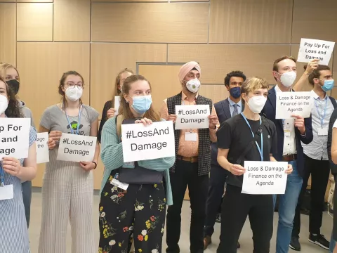 Als Freiwillige mittendrin: Protestaktion während der Zwischenverhandlungen in Bonn. 