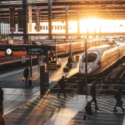 Bahnhof am Morgen