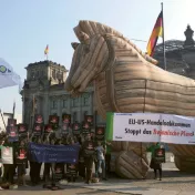 Weitblick-Bild 2/14: Demo gegen TTIP