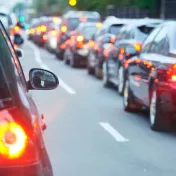 Autos auf einer Straße