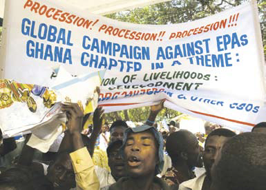 Ghanaer demonstrieren gegen Wirtschaftspartnerschaftsabkommen mit der EU